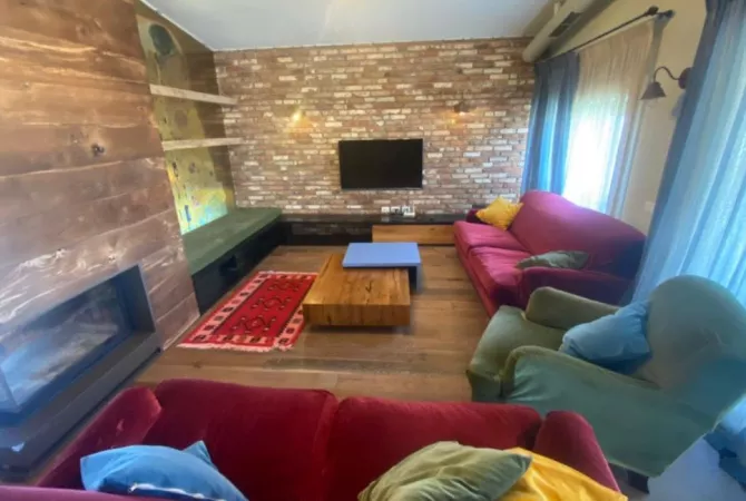 Shtepi me qera 2+1 ne Tirane - 2,600 Euro