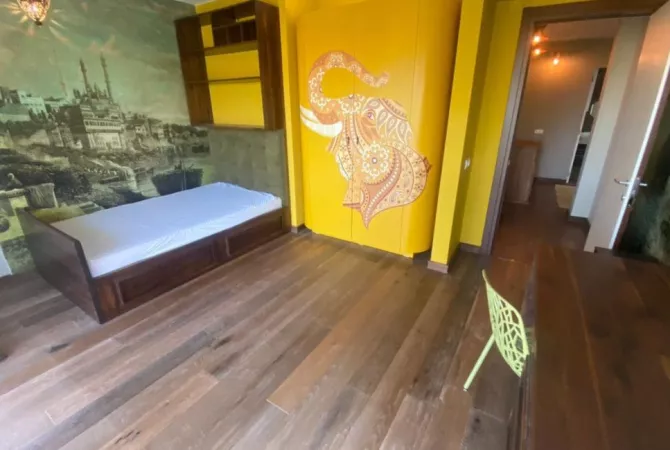 Shtepi me qera Vila Luksoze ne Tirane, 2+1, Mobilimi E mobiluar, Pagesa 2,600  Euro.