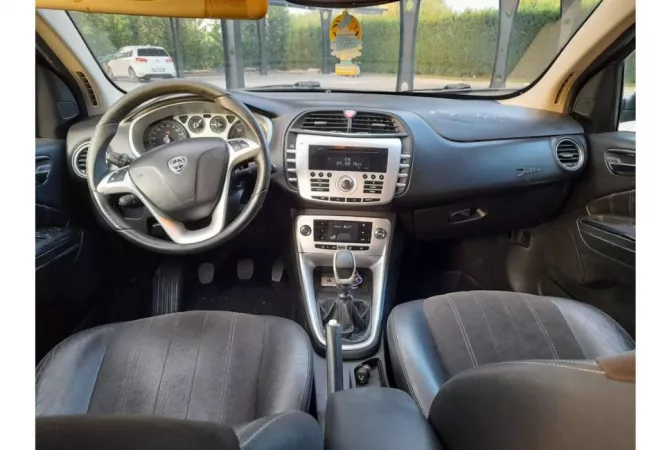 Makina ne shitje  ne Tirane - 3,600 Euro