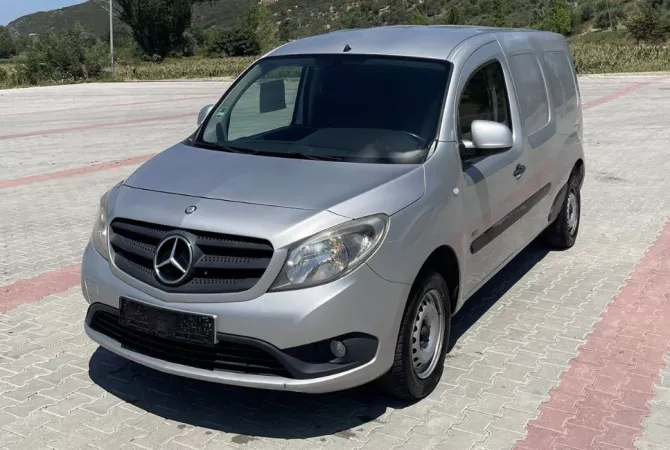 Makina ne shitje  ne Tirane - 6,700 Euro