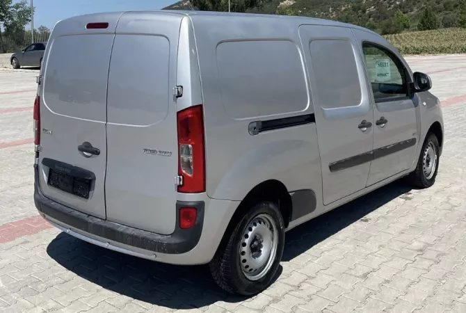 Makina ne shitje  ne Tirane - 6,700 Euro