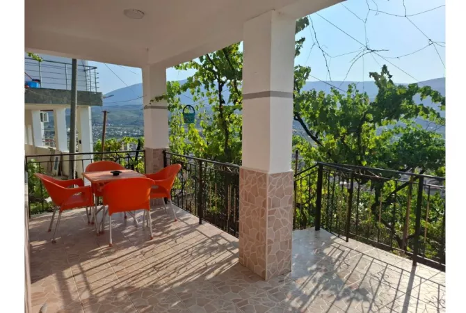 Shtepi me qera Shtepi Private ne Berat, 2+1, Mobilimi E mobiluar, Pagesa 25,000  Leke.