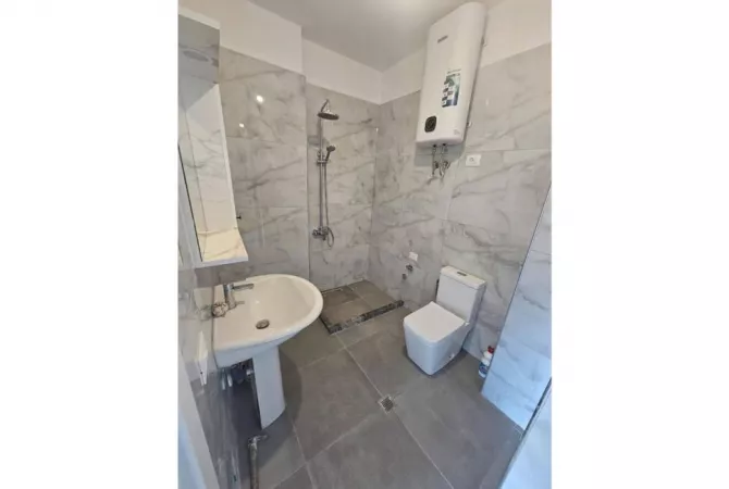 Shtepi me qera Apartament ne Tirane, 2+1, Mobilimi E mobiluar, Pagesa 450  Euro.