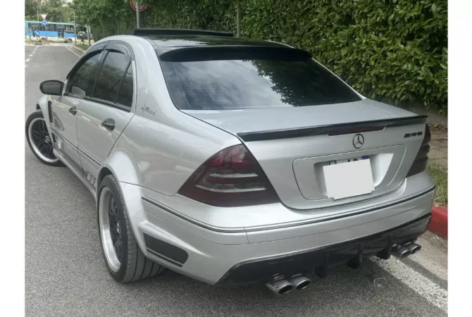Makina ne shitje  ne Tirane - 7,000 Euro