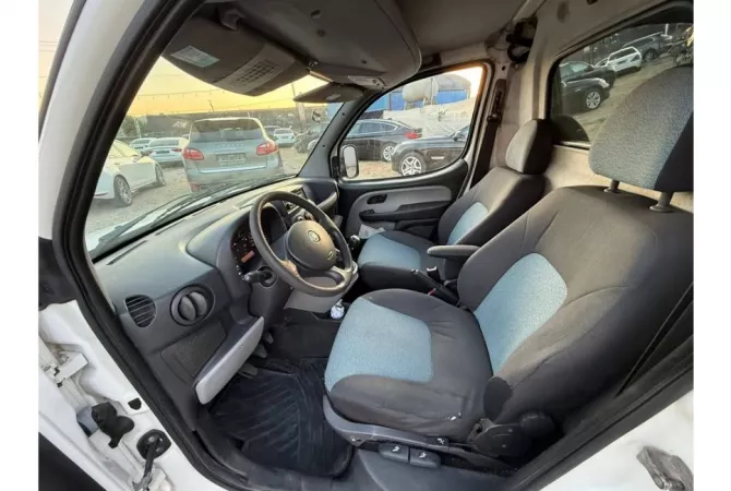 Makina ne shitje  ne Tirane - 4,999 Euro