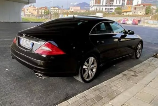 Makina ne shitje  ne Tirane - 5,800 Euro