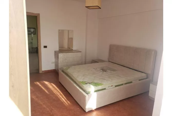 Shtepi me qera 2+1 ne Tirane - 650 Euro