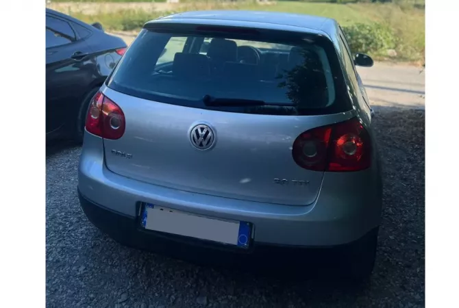Makina ne shitje  ne Tirane - 3,500 Euro