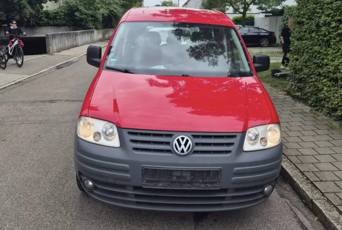 Makina ne shitje  ne Tirane - 4,500 Euro