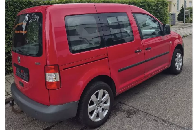 Makina ne shitje  ne Tirane - 4,500 Euro