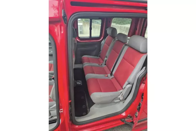 Makina ne shitje ne Tirane, Volkswagen, 2008 Benzine,Kambio Automatik Pagesa 4,500  Euro.