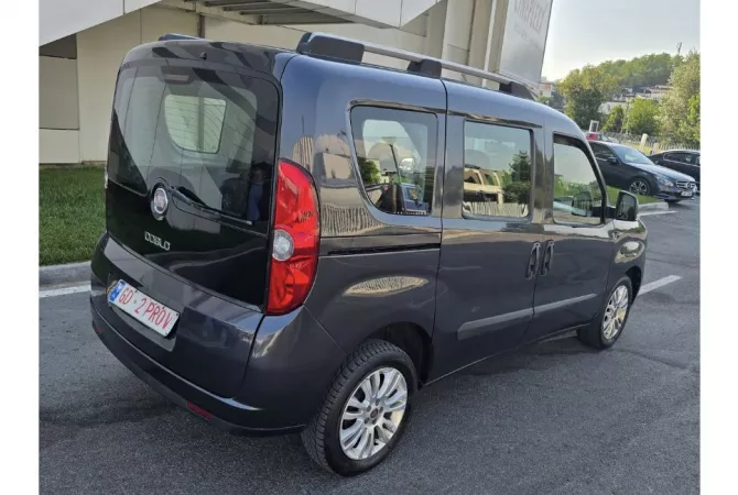 Makina ne shitje  ne Tirane - 4,700 Euro