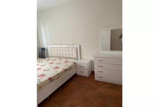 Shtepi me qera 2+1 ne Tirane - 500 Euro