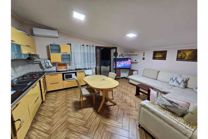 Shtepi me qera 2+1 ne Tirane - 55,000 Leke