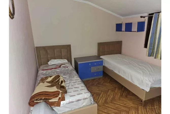 Shtepi me qera Apartament ne Tirane, 2+1, Mobilimi E mobiluar, Pagesa 55,000  Leke.