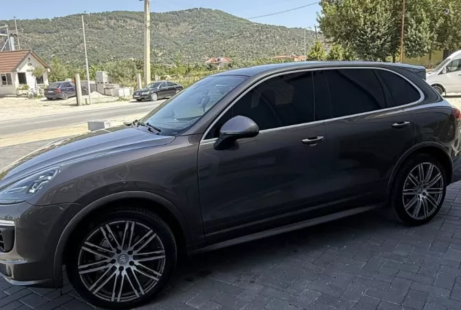 Auto in Vendita  a Tirana - 41,000 Euro