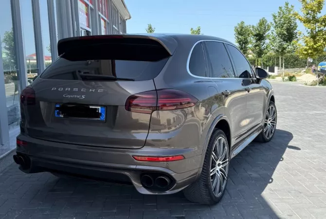 Makina ne shitje ne Tirane, Porsche, 2016 Diesel,Kambio Automatik Pagesa 41,000  Euro.