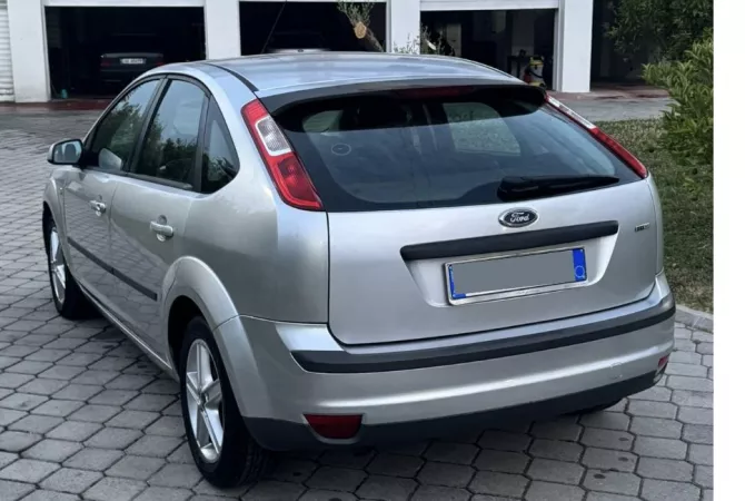 Makina ne shitje  ne Tirane - 3,200 Euro