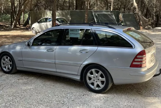 Makina ne shitje  ne Fier - 420,000 Leke