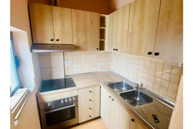Shtepi me qera 2+1 ne Tirane - 50,000 Leke