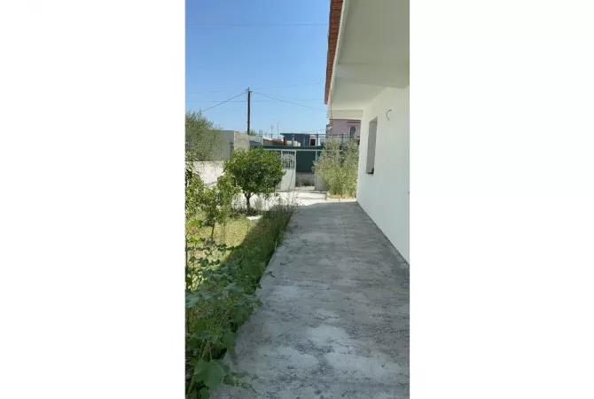 Shtepi ne shitje Shtepi Private ne Durres, 3+1, Mobilimi E mobiluar, Pagesa 120,000  Euro.