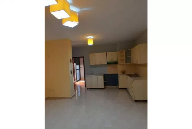 Shtepi me qera 2+1 ne Tirane - 40,000 Leke