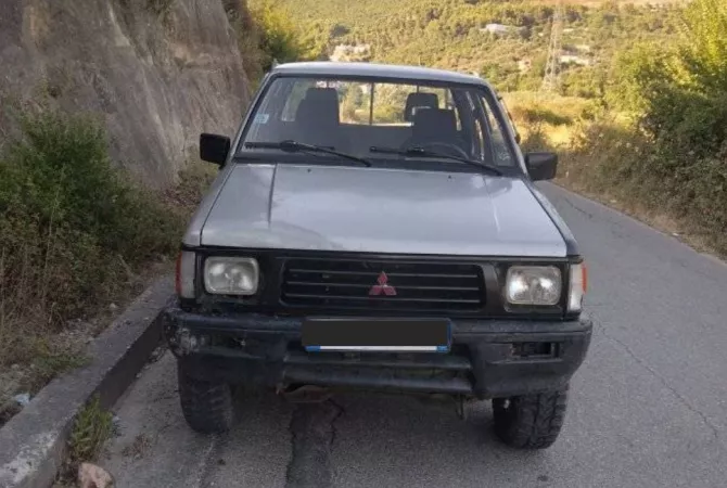 Makina ne shitje ne Tirane - 450,000 Leke
