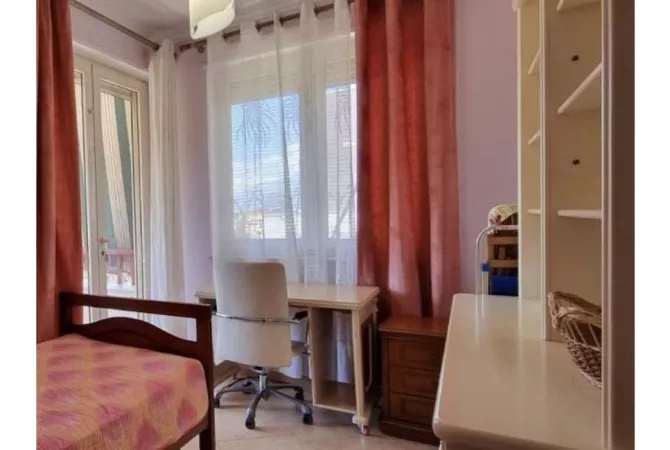 Shtepi me qera 3+1 ne Tirane - 1,000 Euro