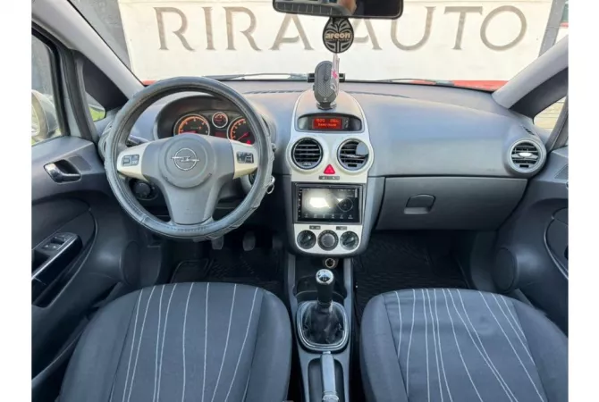 Makina ne shitje ne Tirane, Opel, 2008 Diesel,Kambio Manual Pagesa 2,800  Euro.