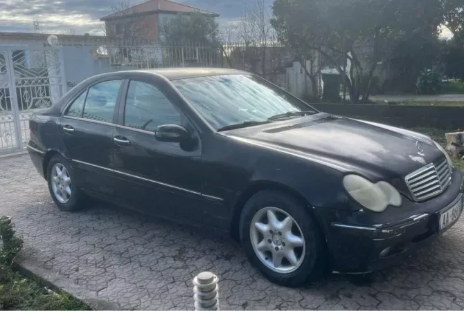 Cars for sale in Tirana - 1,500 Euro