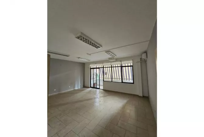 Ambient biznesi me qera 3+1 ne Tirane - 3,000 Euro