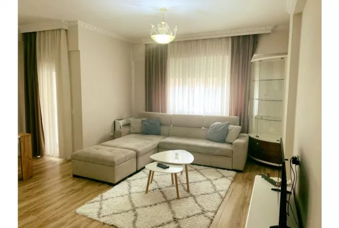 Shtepi me qera 2+1 ne Tirane - 950 Euro