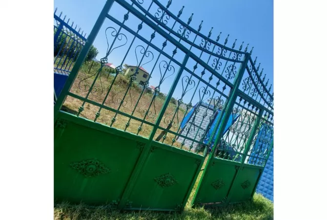 Different articles in Tirana - 38,000 Leke