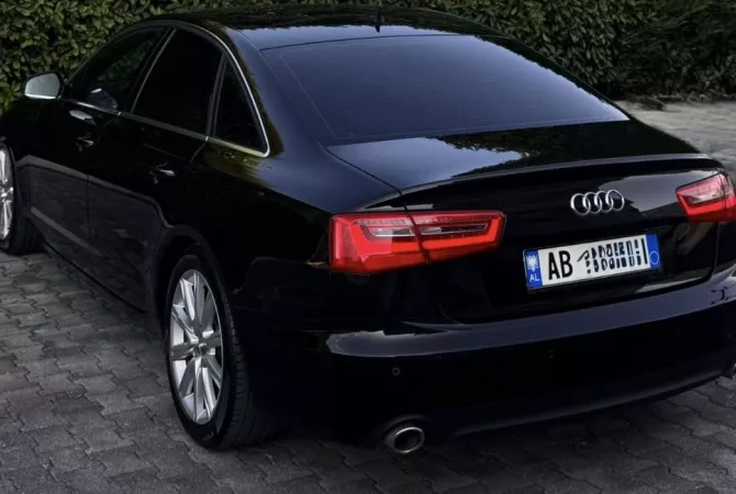 Makina ne shitje  ne Tirane - 10,500 Euro