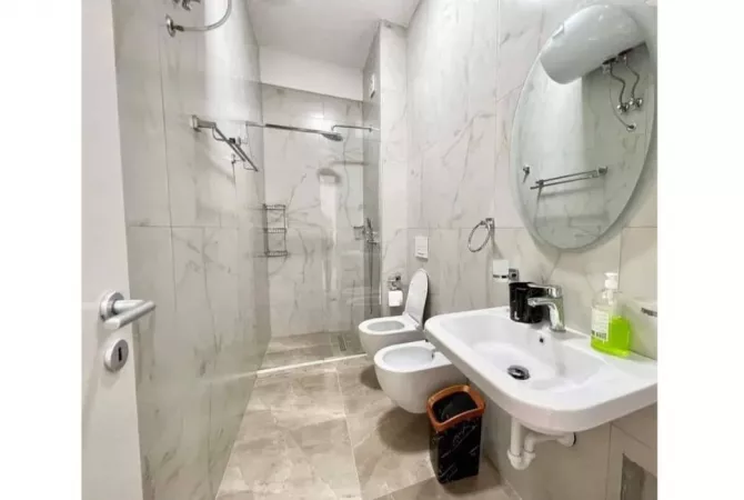 Shtepi me qera Apartament ne Tirane, 2+1, Mobilimi E mobiluar, Pagesa 450  Euro.