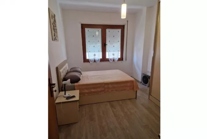 Shtepi me qera 2+1 ne Tirane - 650 Euro