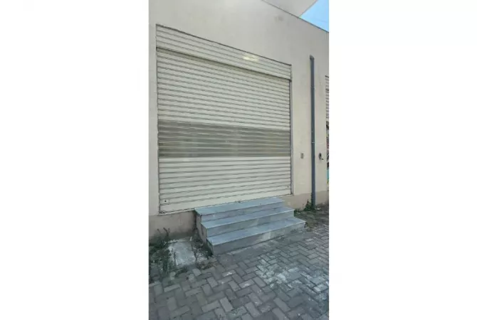 Ambiente Commerciale in Vendita 1+1 a Durazzo - 175,000 Euro