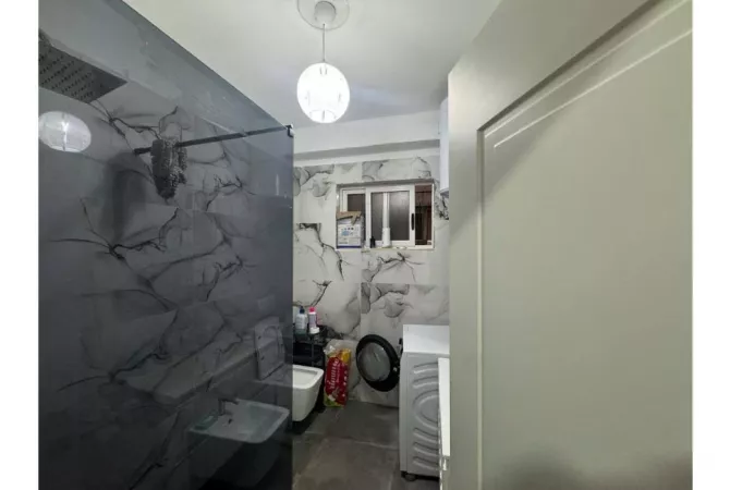 Shtepi ne shitje Apartament ne Tirane, 2+1, Mobilimi E mobiluar, Pagesa 155,000  Euro.