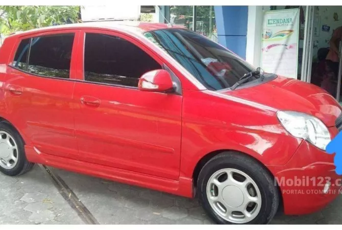 Makina ne shitje  ne Tirane - 2,200 Euro