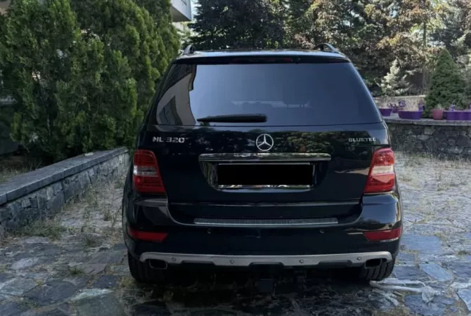Makina ne shitje  ne Tirane - 8,000 Euro