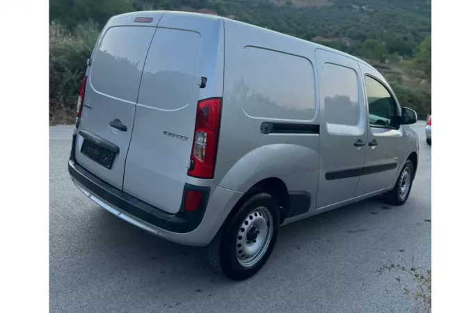Makina ne shitje  ne Tirane - 6,700 Euro