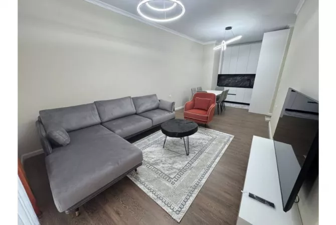 Shtepi me qera 2+1 ne Tirane - 900 Euro