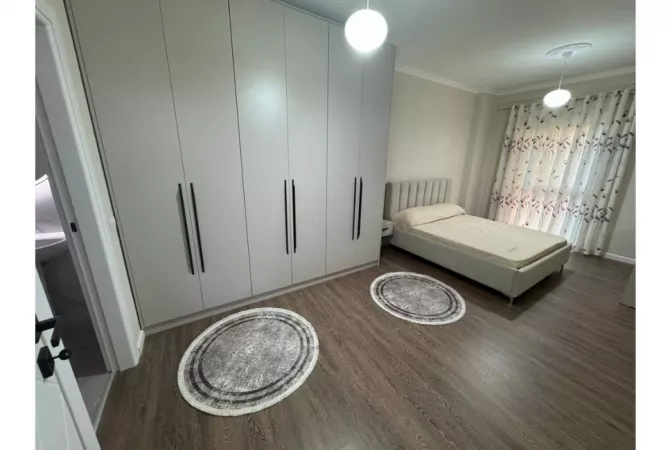 Shtepi me qera 2+1 ne Tirane - 900 Euro