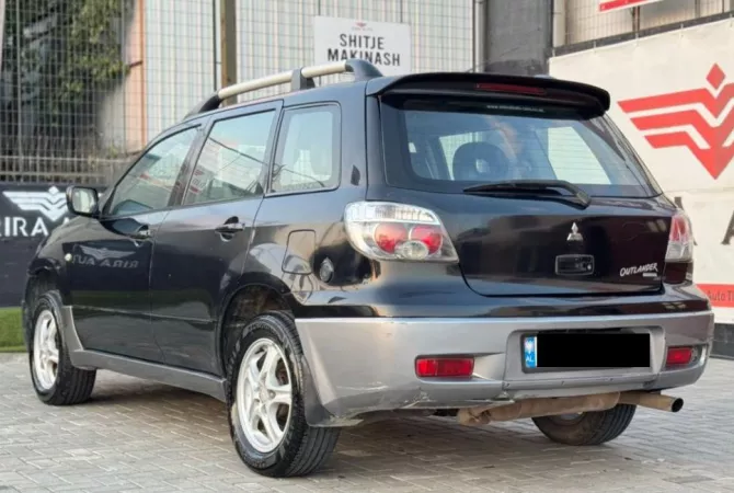 Makina ne shitje  ne Tirane - 2,200 Euro