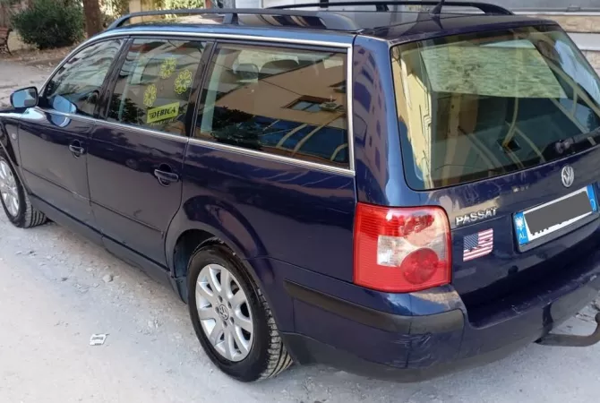 Makina ne shitje  ne Tirane - 2,500 Euro