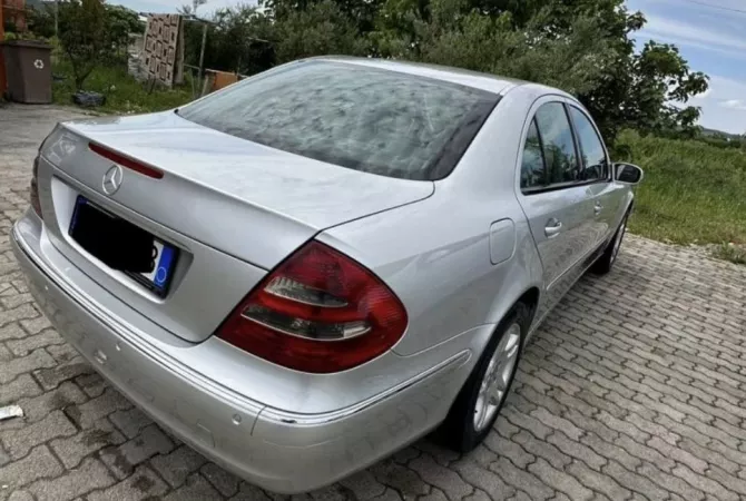 Makina ne shitje  ne Tirane - 4,500 Euro