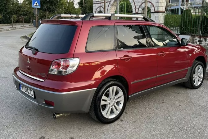 Makina ne shitje  ne Tirane - 5,700 Euro