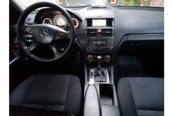 Makina ne shitje  ne Tirane - 6,300 Euro