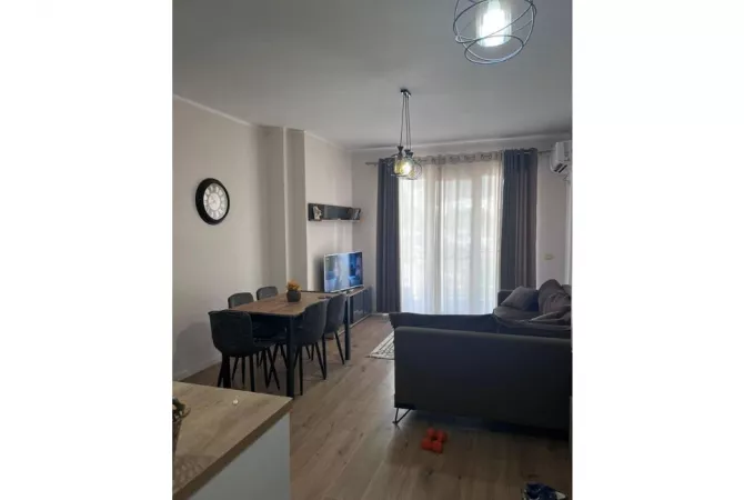 Shtepi me qera 2+1 ne Tirane - 600 Euro