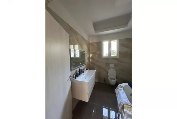 Shtepi ne shitje Vila Luksoze ne Tirane, 3+1, Mobilimi E mobiluar, Pagesa 800,000  Euro.